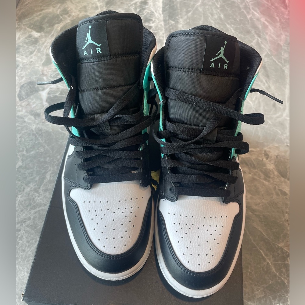 Air Jordan 1 tropical twist